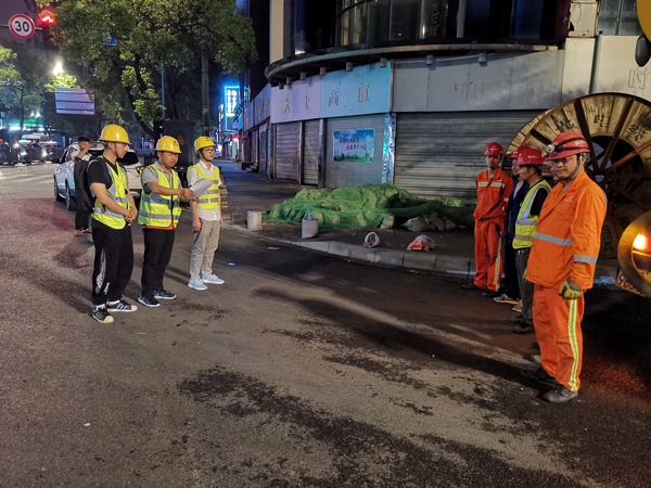 南昌市政建設(shè)集團污水全收集項目部進(jìn)行清淤及機器人管道檢測6002.jpg