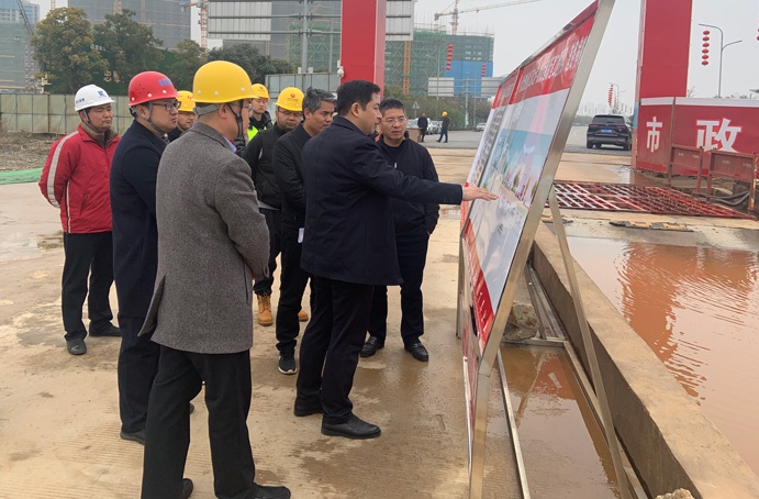 南昌縣委常委,縣政府黨組副書記、副縣長付向宇到小藍大道快速化工程走訪調研691.jpg