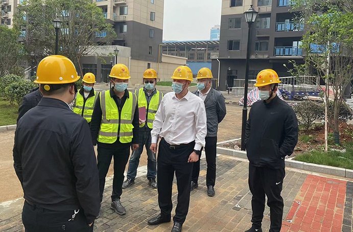 徐旭帶隊深入項目督導假期疫情防控、安全生產工作，看望慰問一線職工02.jpg