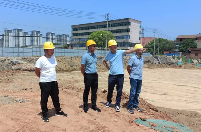 黎德義到廣州路東延工程、昌東三路道路建設(shè)工程開展安全質(zhì)量檢查
