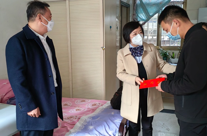 南昌市政建設(shè)集團(tuán)開(kāi)展春節(jié)“送溫暖”走訪(fǎng)慰問(wèn)活動(dòng)
