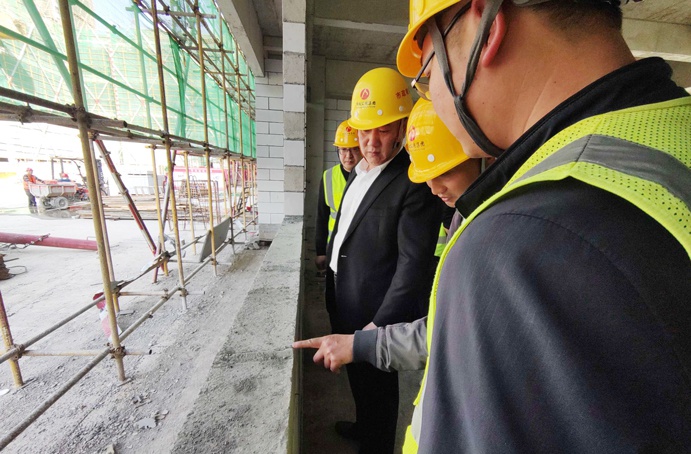 徐旭前往市政公用城三期項目、市政綠色建材科技產(chǎn)業(yè)園項目調研
